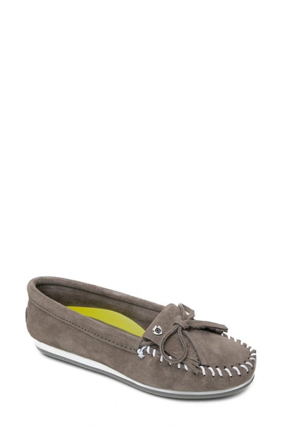 Minnetonka Women's Kilty Plus Moccasin Flats Women's Shoes In Gray Suede