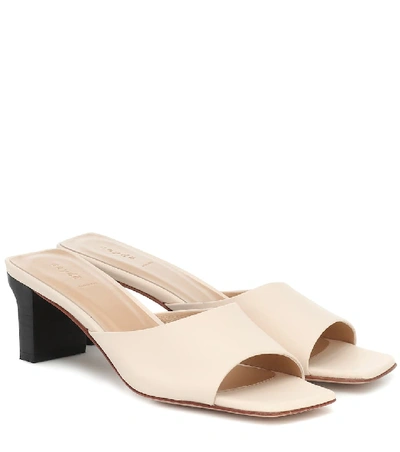 Aeyde Katti Leather Sandals In Beige