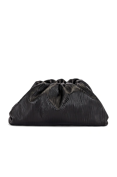Bottega Veneta Leather Bark Pouch Clutch In Black