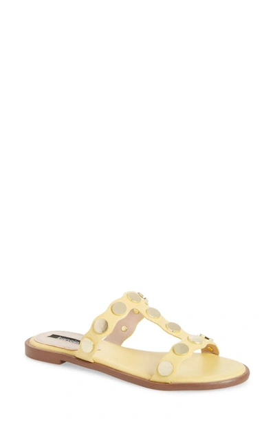 Kensie Macon Sandal In Light Yellow Faux Leather