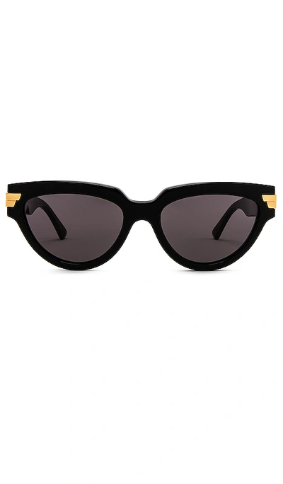 Bottega Veneta Narrow Cat Eye In Grey