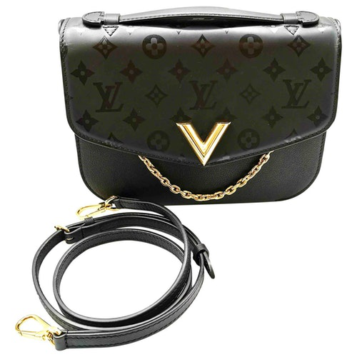 Pre-Owned Louis Vuitton Very Messenger Black Leather Handbag | ModeSens