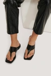 Na-kd Toe Strap Flats - Black In Black