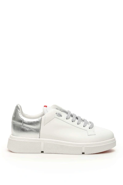 V Design Active Woman Wsa08 Sneakers In White,silver