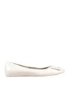 Roger Vivier Ballet Flats In Ivory