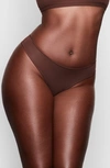 Skims Fits Everybody Stretch-woven Thong In Cocoa