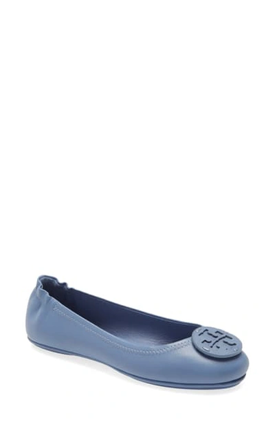 Tory Burch Minnie Travel Ballet Flats With Leather Logo In Blue