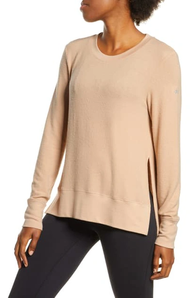 Alo Yoga 'glimpse' Long Sleeve Top In Putty