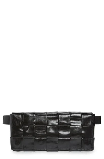 Bottega Veneta Intrecciato Leather Belt Bag In Black