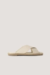 NA-KD LEATHER CROSSED SLIPPERS - BEIGE