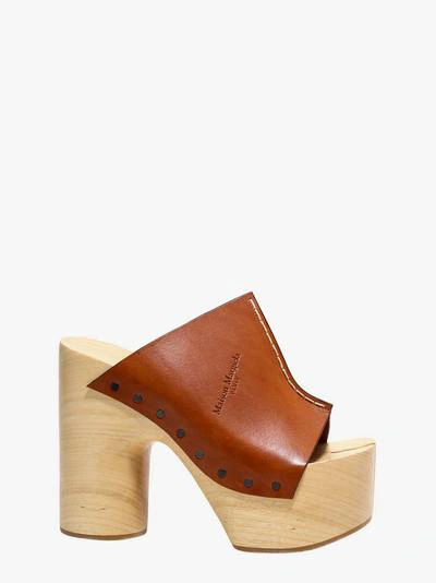 Maison Margiela Tabi Leather Platform Sandals In Brown