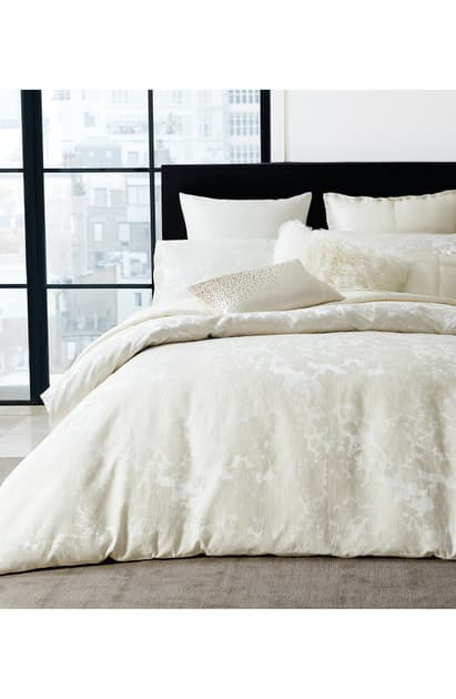 Donna Karan Aura Duvet Cover In Ivory | ModeSens