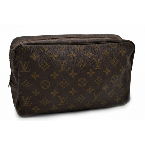 Pre-Owned Louis Vuitton Brown Cloth Clutch Bag | ModeSens