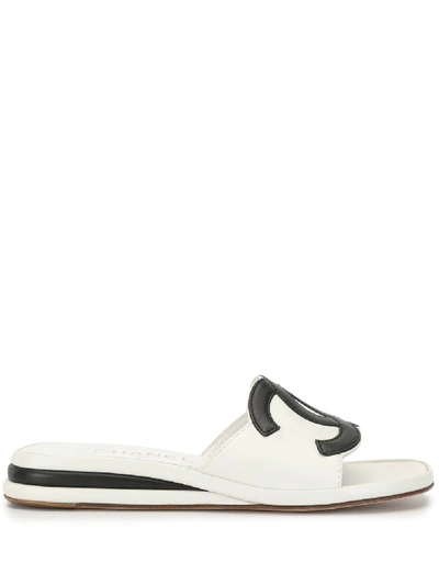 Pre-owned Chanel Cc Flatform Sandals In White