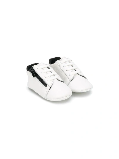 Babywalker Babies' 拉链细节皮质板鞋 In White