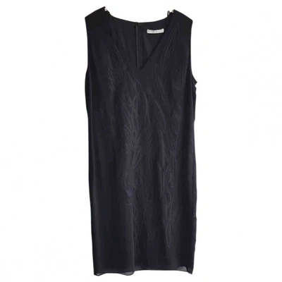 Pre-owned Hugo Boss Silk Mid-length Dress In Black