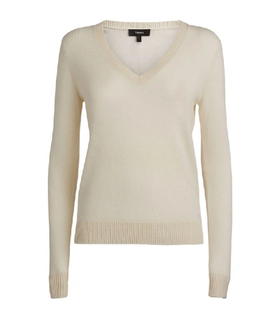 Theory Cashmere V-neck Sweater In Ivory
