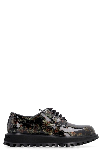 Dolce & Gabbana Glittered Patent Leather Derby Shoes In Verdenero