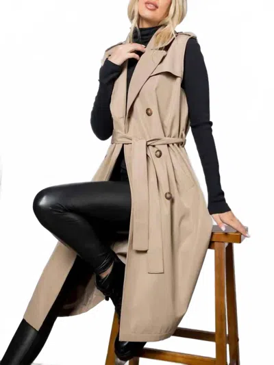 26 International Sleeveless Trench Coat In Tan In Brown