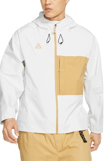 Nike Packable Jacket In Summit White/club Gold