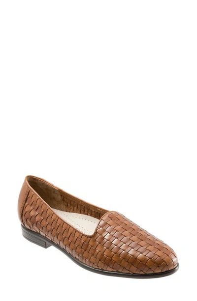Trotters Liz Slip-on Loafer In Light Tan Leather