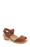Mia Anja Clog In Luggage In Luggage Leather