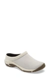 Merrell Encore Breeze 4 Clog In Birch Fabric