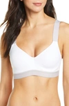 Natori Dynamic Contour Underwire Sports Bra In White,lead