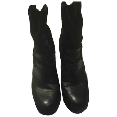 Pre-owned Hogan Pony-style Calfskin Ankle Boots In Black