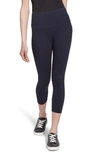 Lyssé Flattering Crop Leggings In Midnight