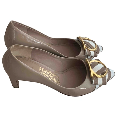 Pre-owned Ferragamo Patent Leather Heels In Beige