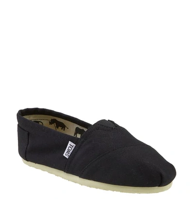 Toms Classic Canvas Slip-on In Black