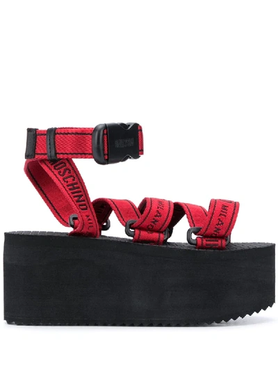 Moschino Plateau-sandalen Mit Logos In Black