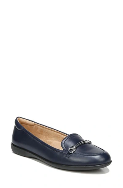 Naturalizer Florence Loafer In Navy Leather