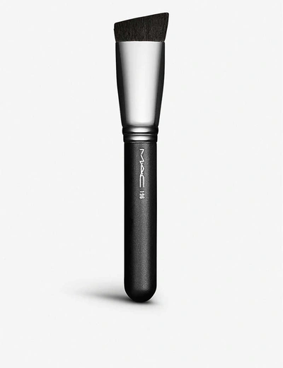 Mac 196 Flat Top Foundation Brush - Colour 196