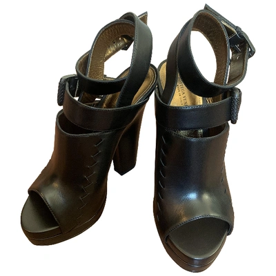 Pre-owned Bottega Veneta Leather Sandals In Black