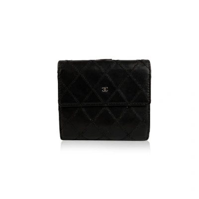 Pre-owned Chanel Black Quilted Leather Compact Flap Wallet With Cc Logo