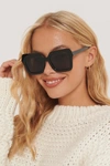 NA-KD OVERSIZE RETRO SQUARED EDGE SUNGLASSES - BLACK