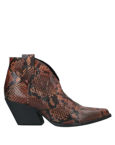 Elena Iachi Ankle Boot In Brown