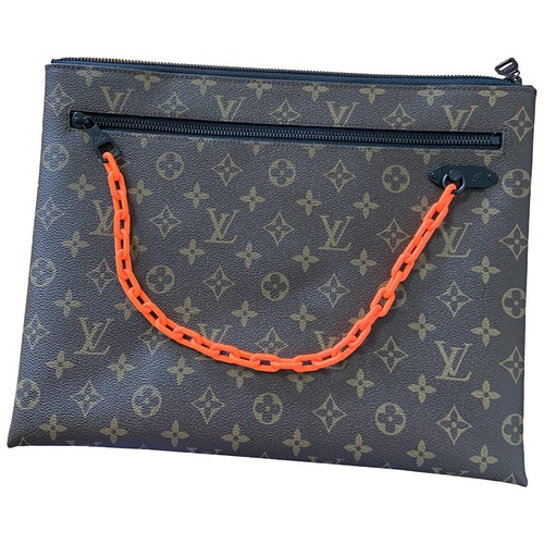 Pre-Owned Louis Vuitton Pochette A4 Brown Cloth Bag | ModeSens