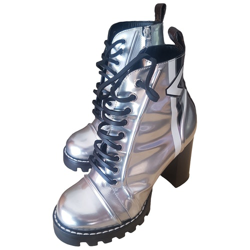 Pre-Owned Louis Vuitton Star Trail Silver Patent Leather Ankle Boots | ModeSens