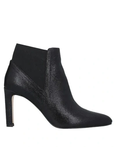 Cheville Ankle Boots In Black