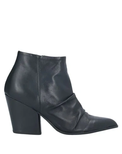 Carmens Ankle Boots In Black
