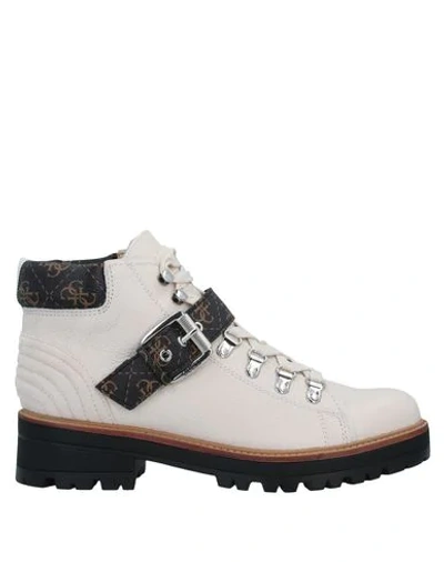 Guess Ankle Boot In Ivory