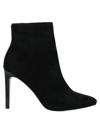 Guess Ankle Boots In Black