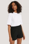 NA-KD REBORN CREPE SMOCK FRILL SHORTS - BLACK