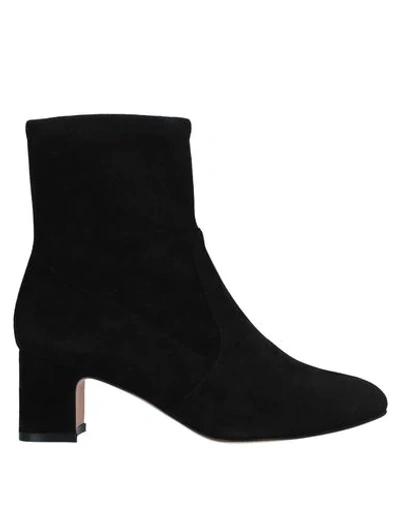 Stuart Weitzman Ankle Boot In Black