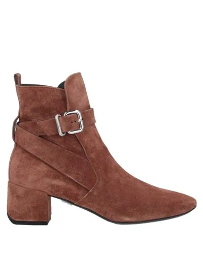 Tod's Woman Ankle Boots Camel Size 6 Leather