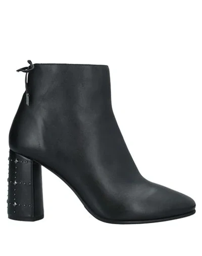 Adele Dezotti Ankle Boot In Black