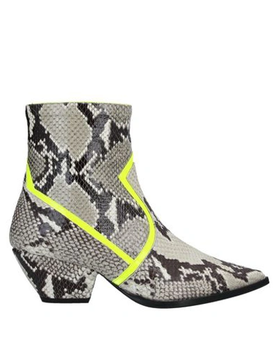 Wo Milano Ankle Boot In Light Grey